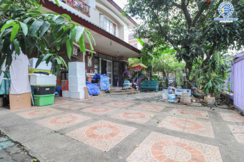 *****บ้านเดี่ยวมือสองนนทบุรี ม.ศิลปการพาร์ค1 บ้านกล้วย-ไทรน้อย พร้อมอยู่ เนื้อที่ 59.5 ตร.ว. 3 ห้องนอน 2 ห้องน้ำ 2 ที่จอดรถ เดินทางสะดวก สามารถเข้าออกได้หลายเส้นทาง อาทิเช่น ถนนกาญจนาภิเษก, ถนนรัตนาธิเบศร์ ใกล้รถไฟฟ้าสายสีม่วง "สถานีคลองบางไผ่"